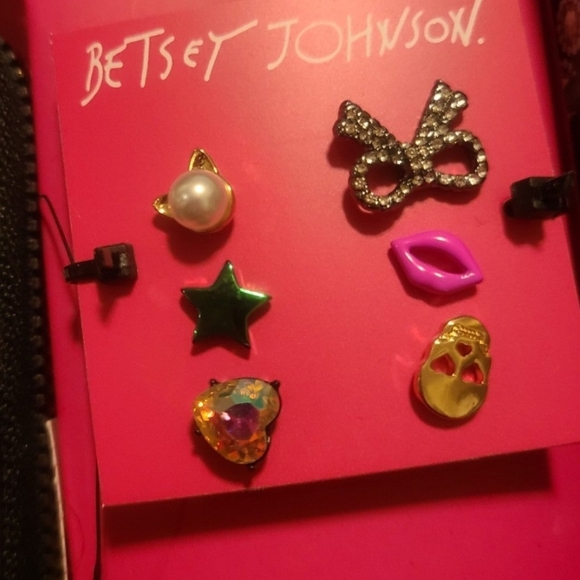 Betsey Johnson skull bow wallet Earring Set - Picture 4 of 5
